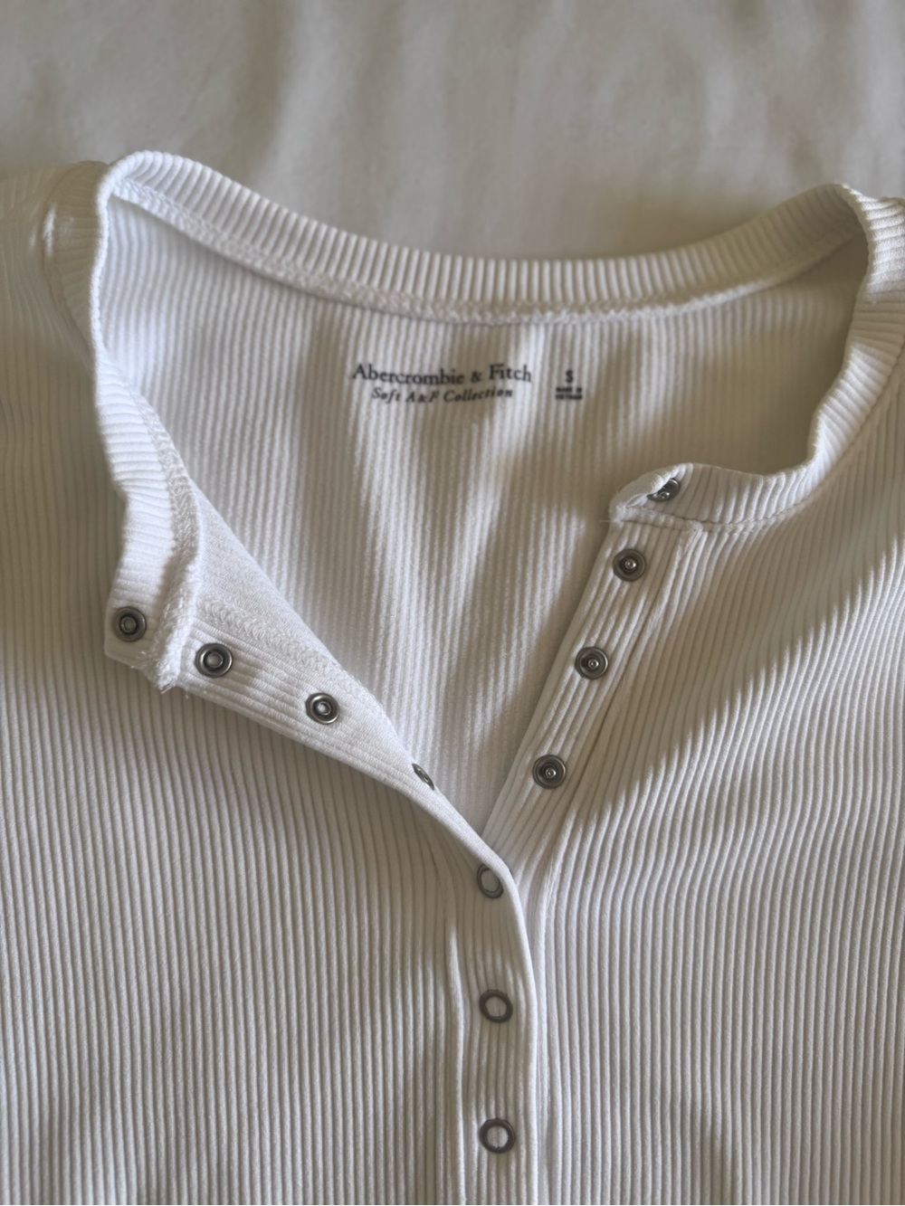 Abercrombie & Fitch Women's White Ribbed Snap-Front Top Sz Small